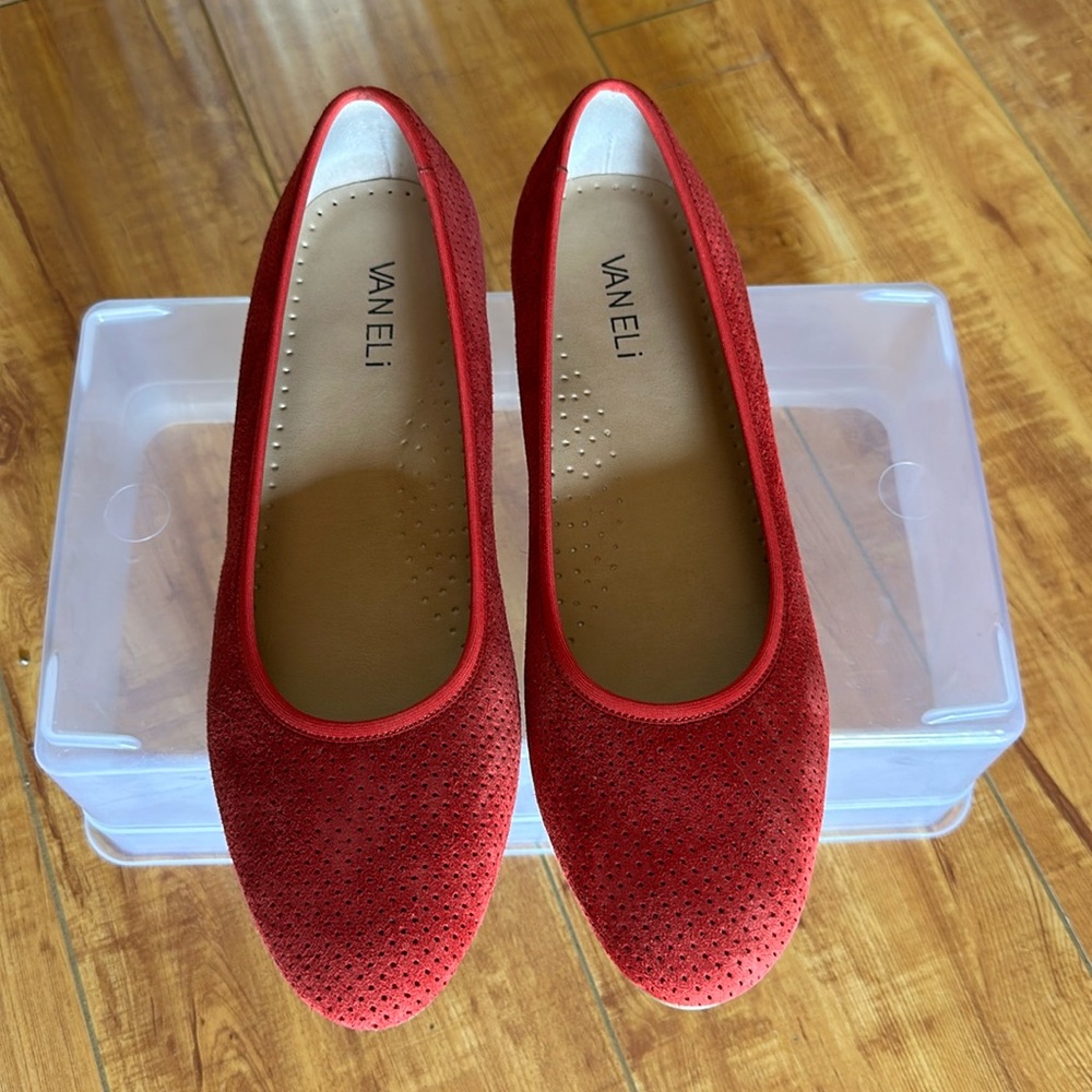 VANELi Women’s Size 8.5 Red Suede Ballet Flats